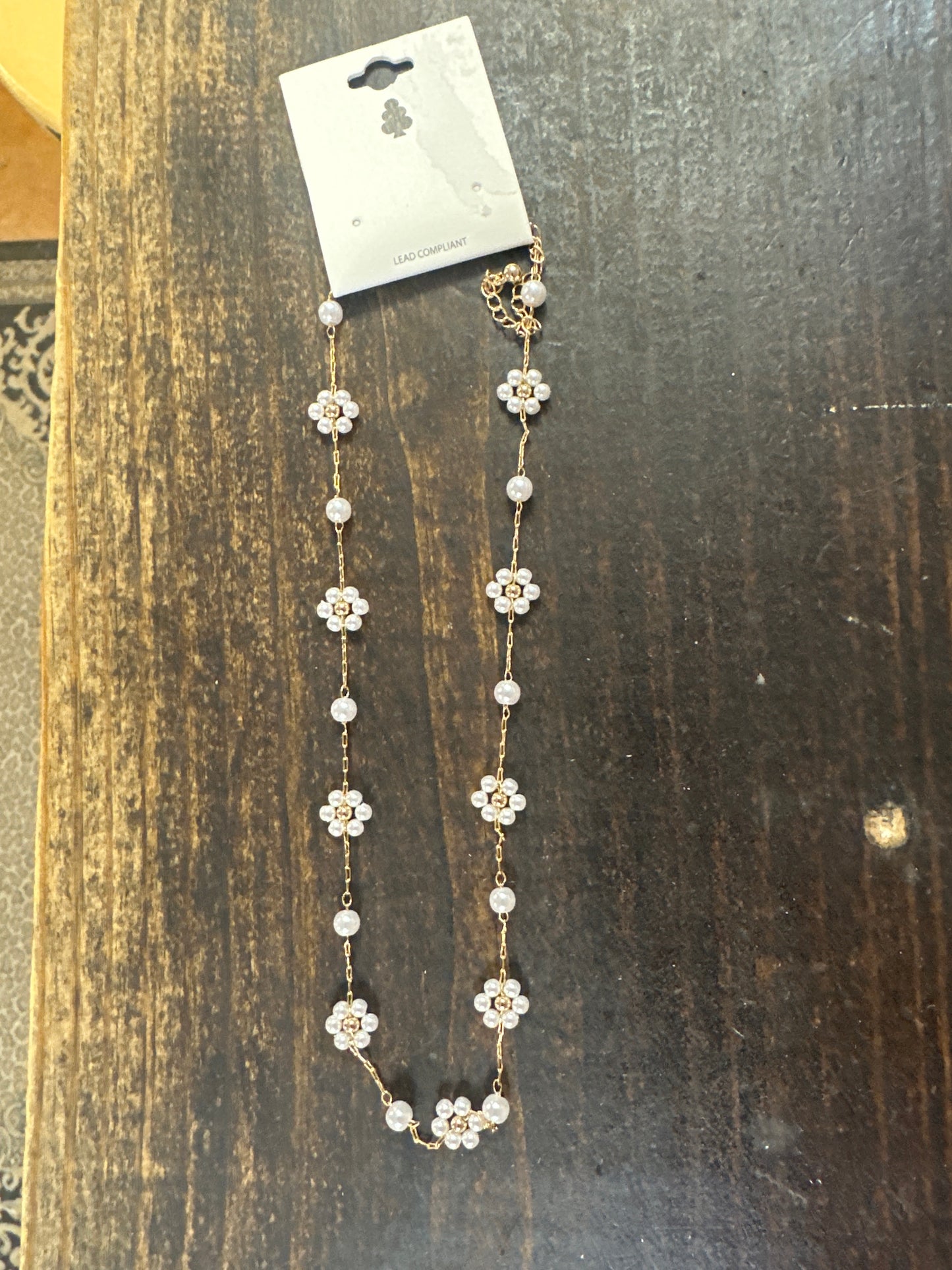 Pearl flower necklace