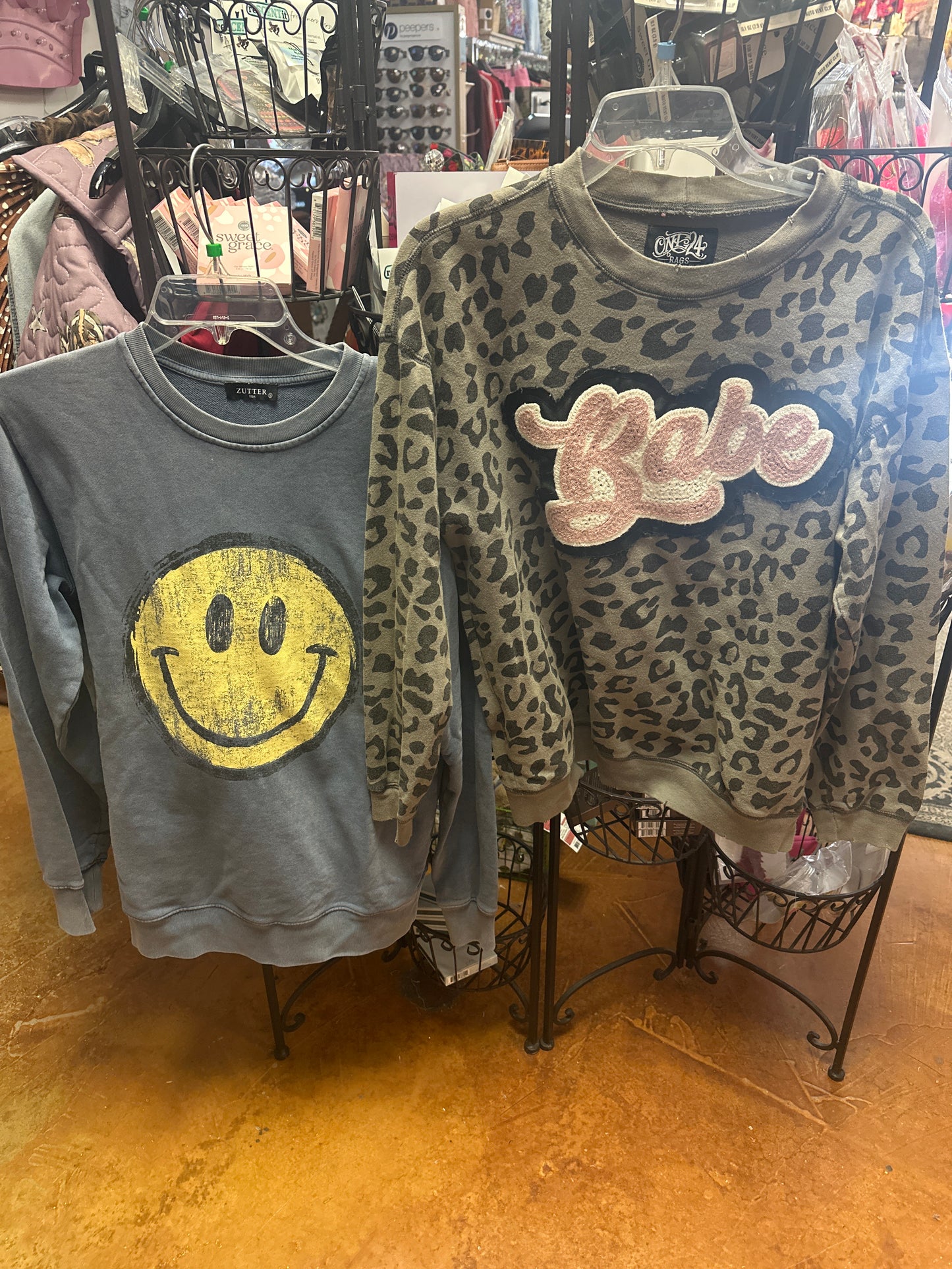 Sweatshirt