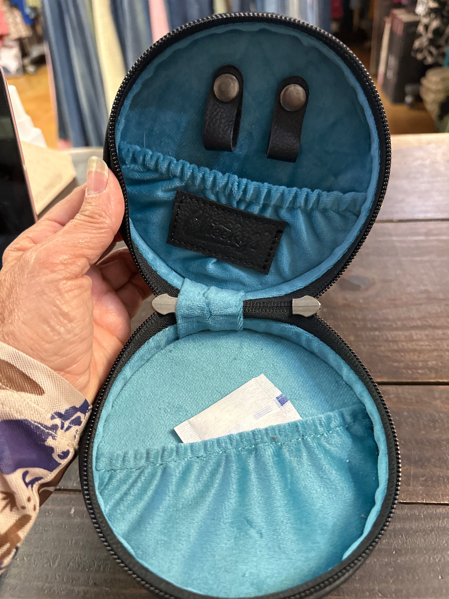 Longhorn jewelry round case