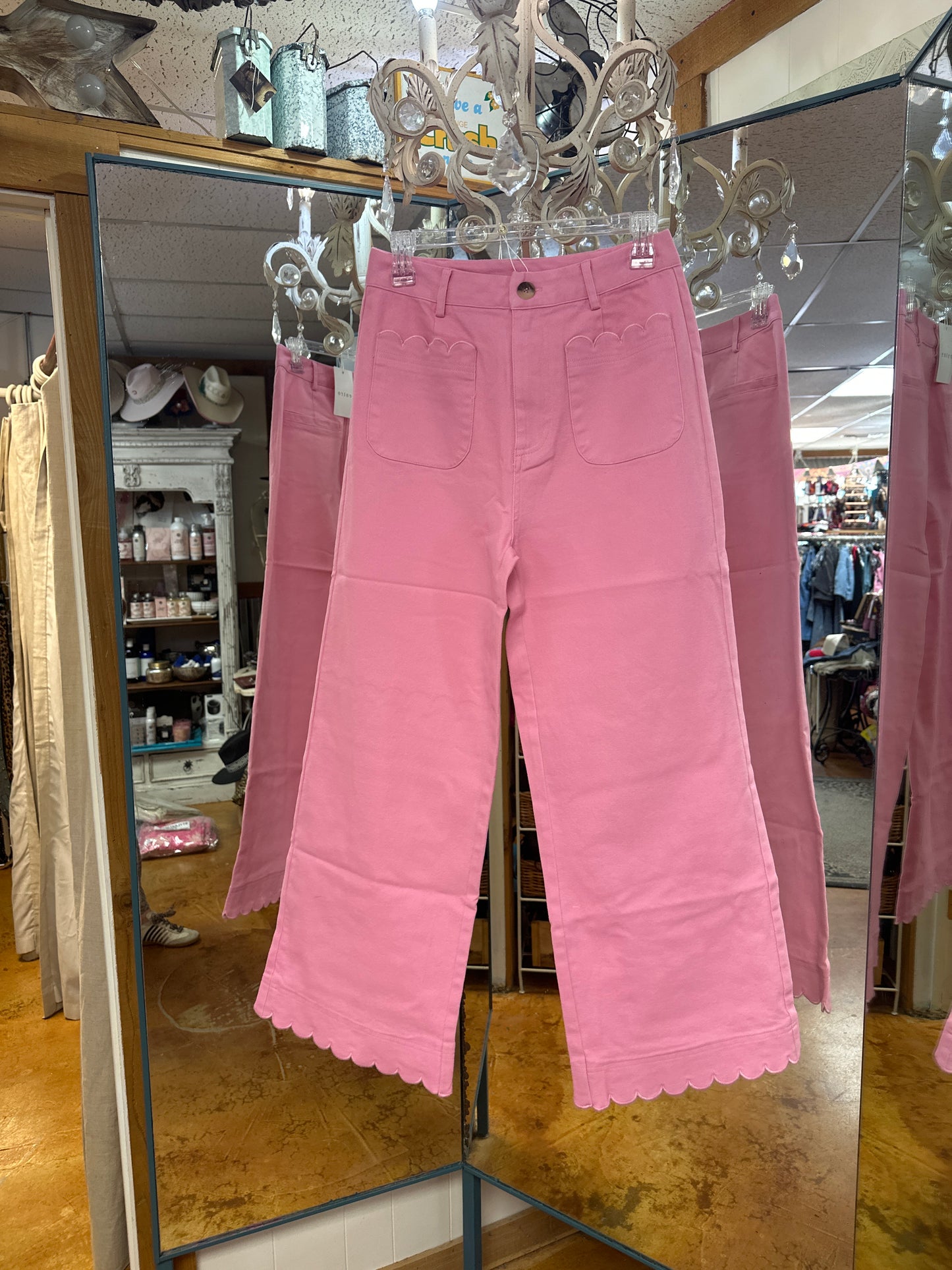 Pink cropped pants