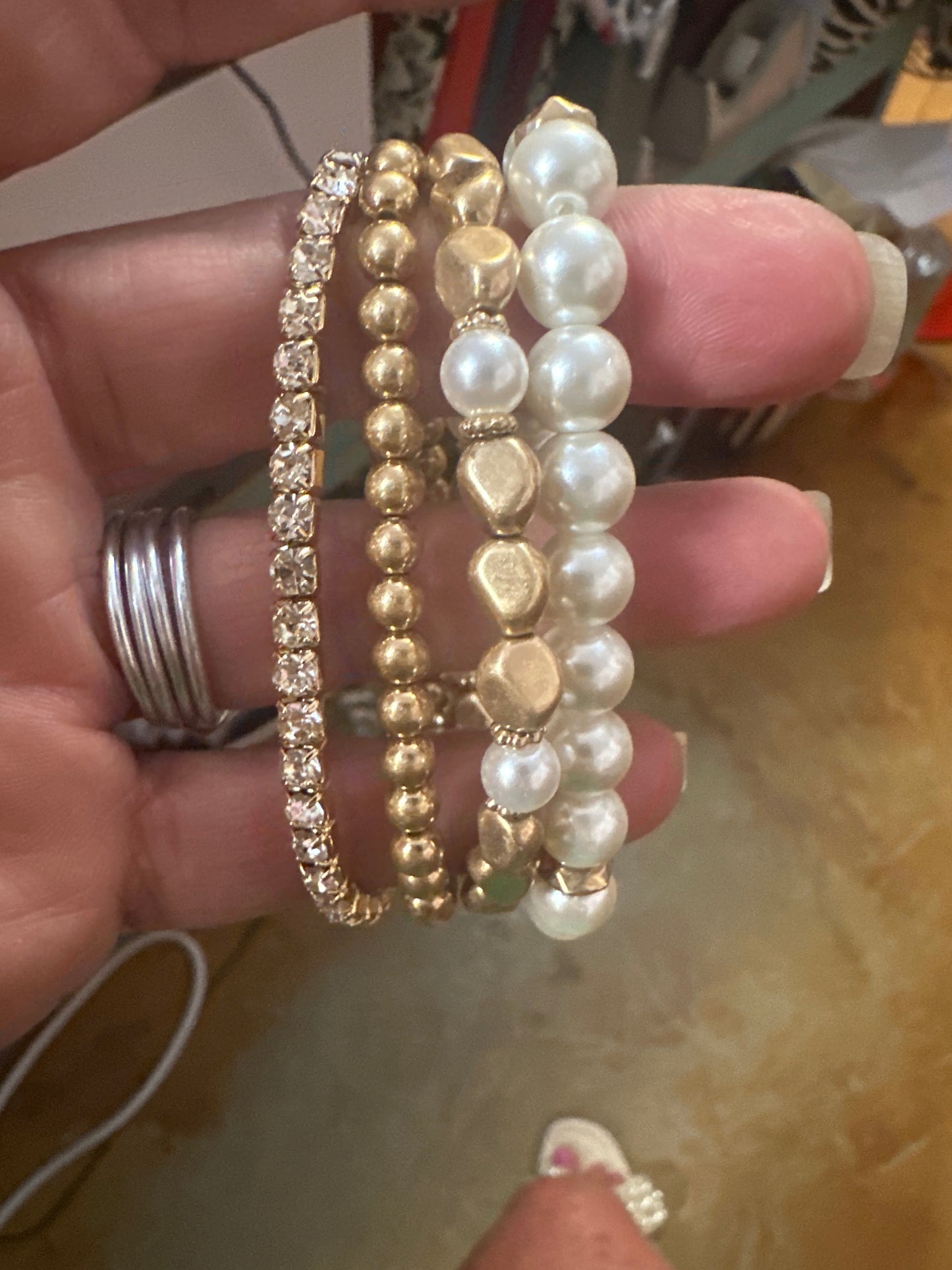 Gold & pearl Bracelet