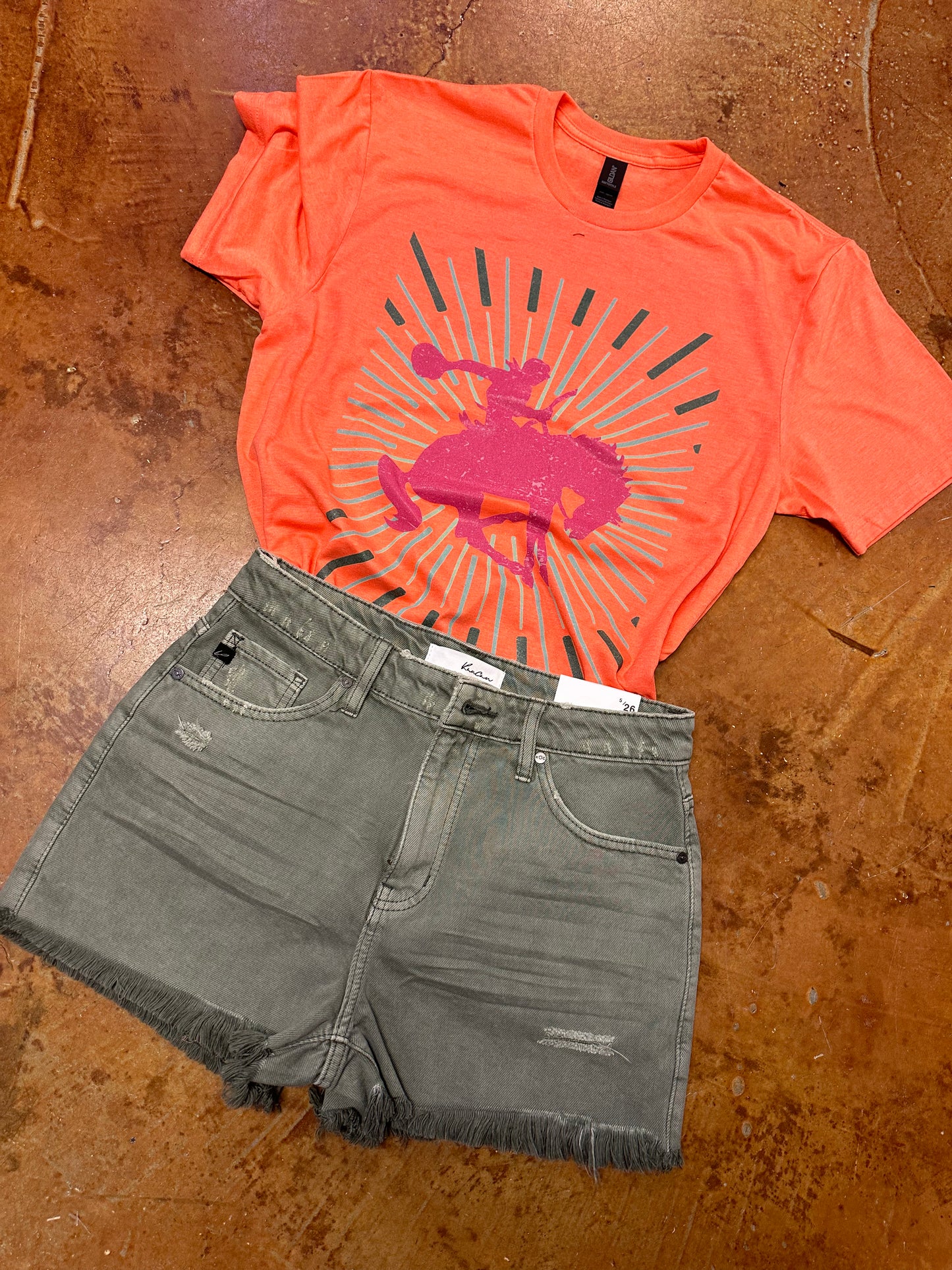 Buck simple coral tee