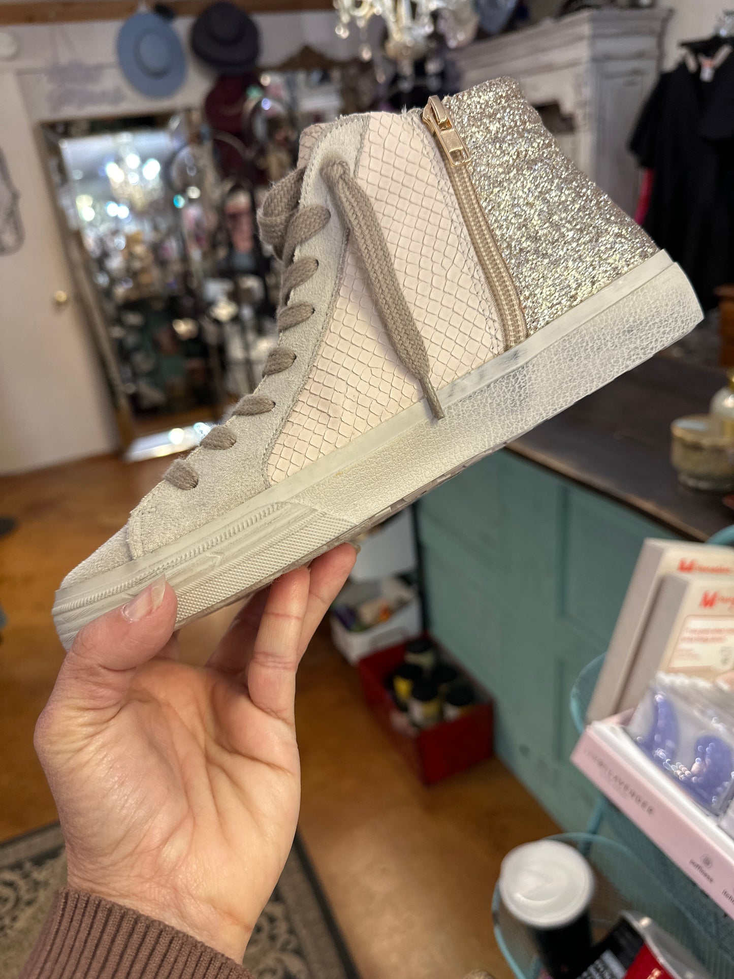 Shu shop ROXANNE HIGHTOP