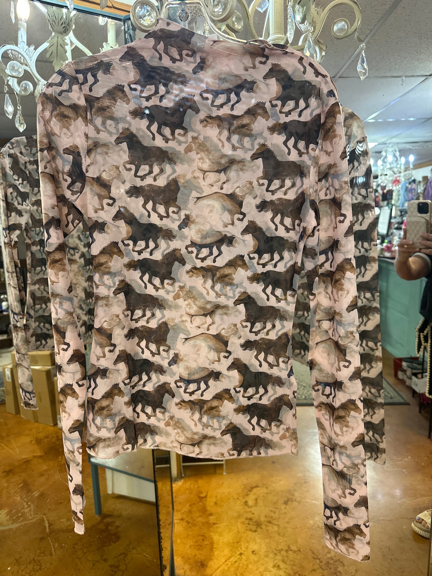 Mesh horse top