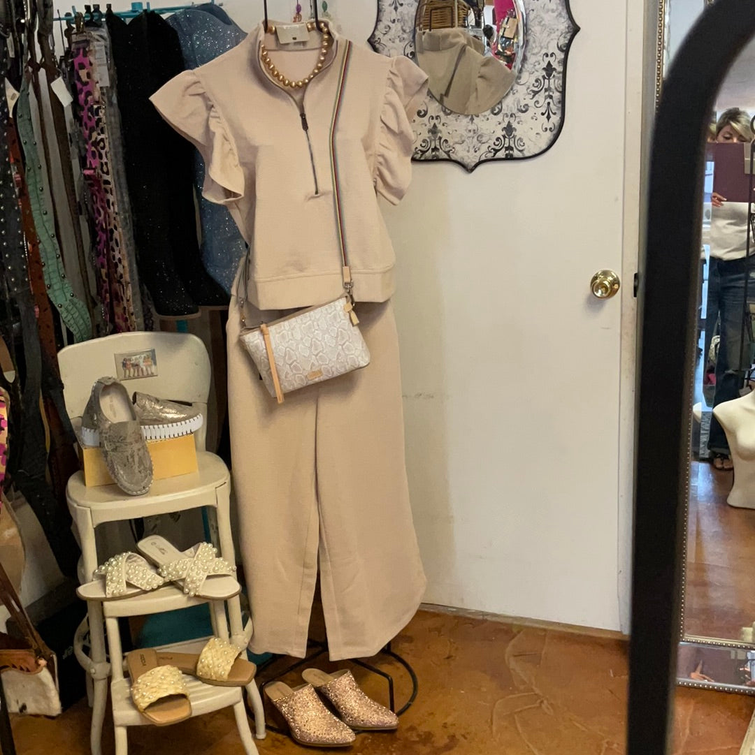 Ruffle Jet Set Cream