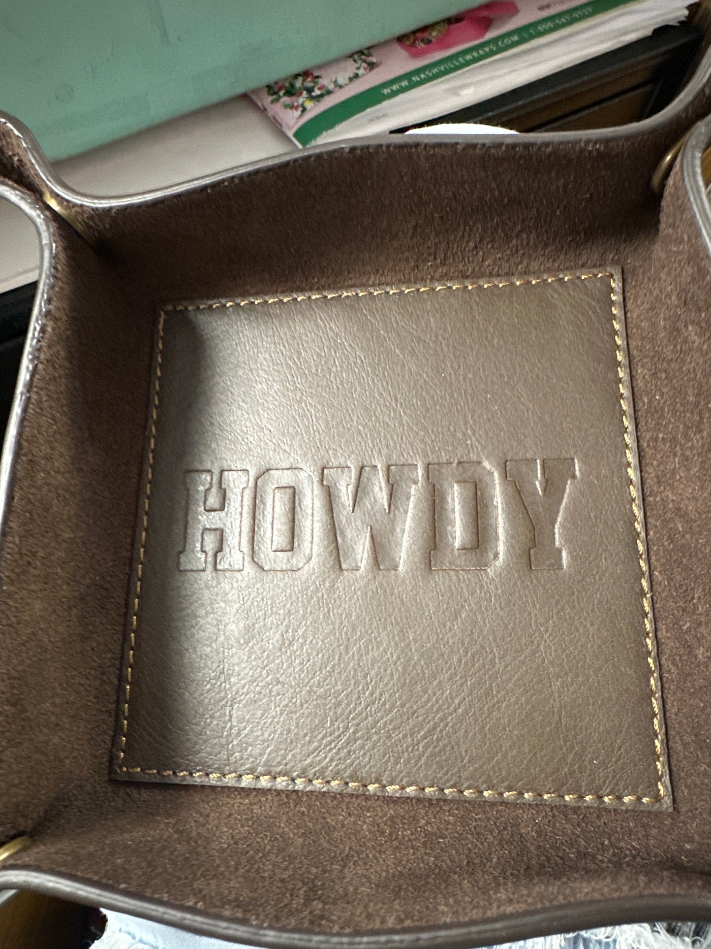 Howdy leather Valet
