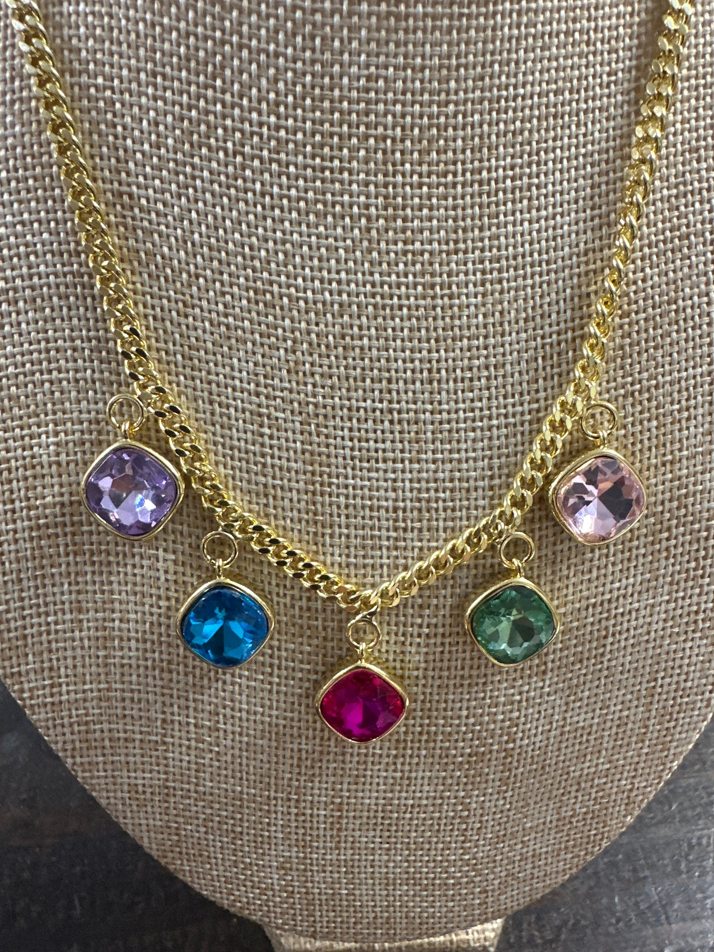 Rainbow kiss necklace