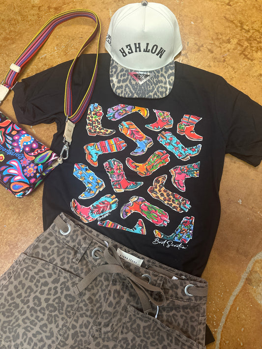 So many Boots Tee