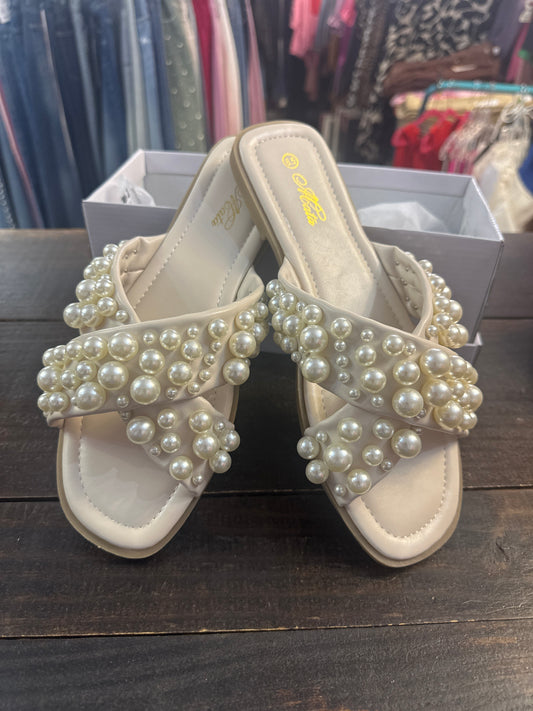 Pearl sandal