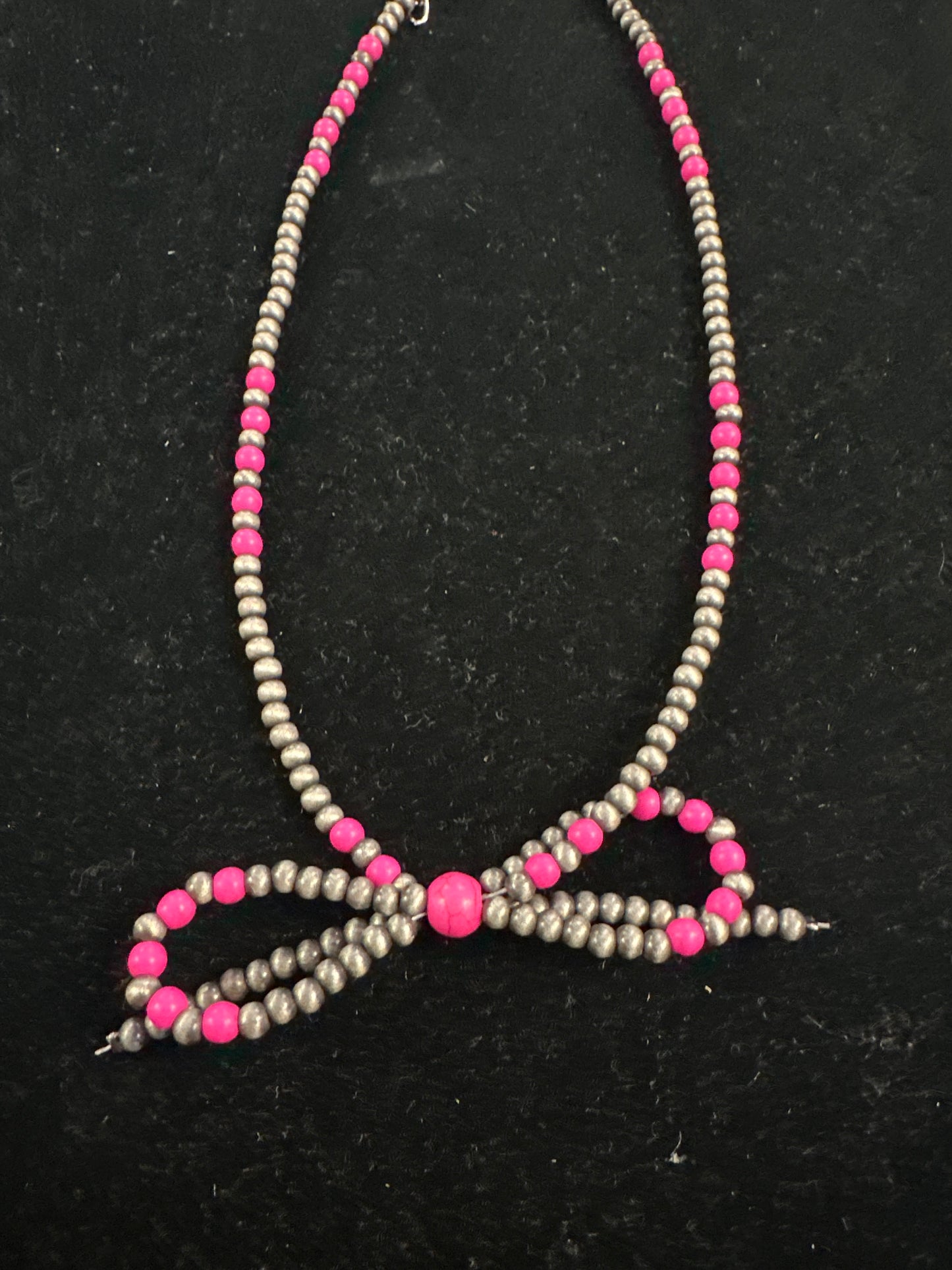 Bow necklace
