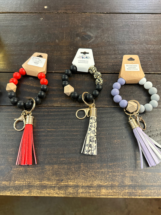 Stretchy key fob with tassels