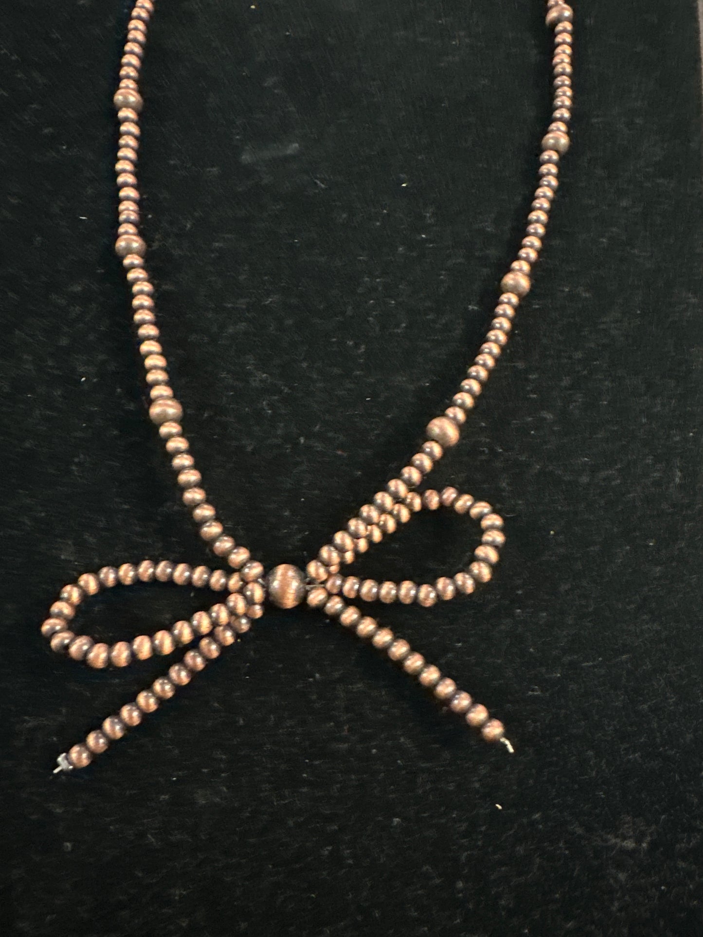 Bow necklace