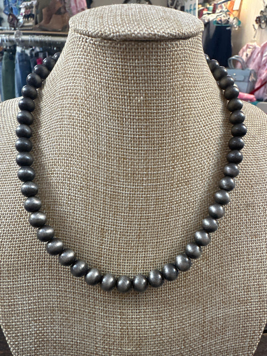 Indian pearl neck