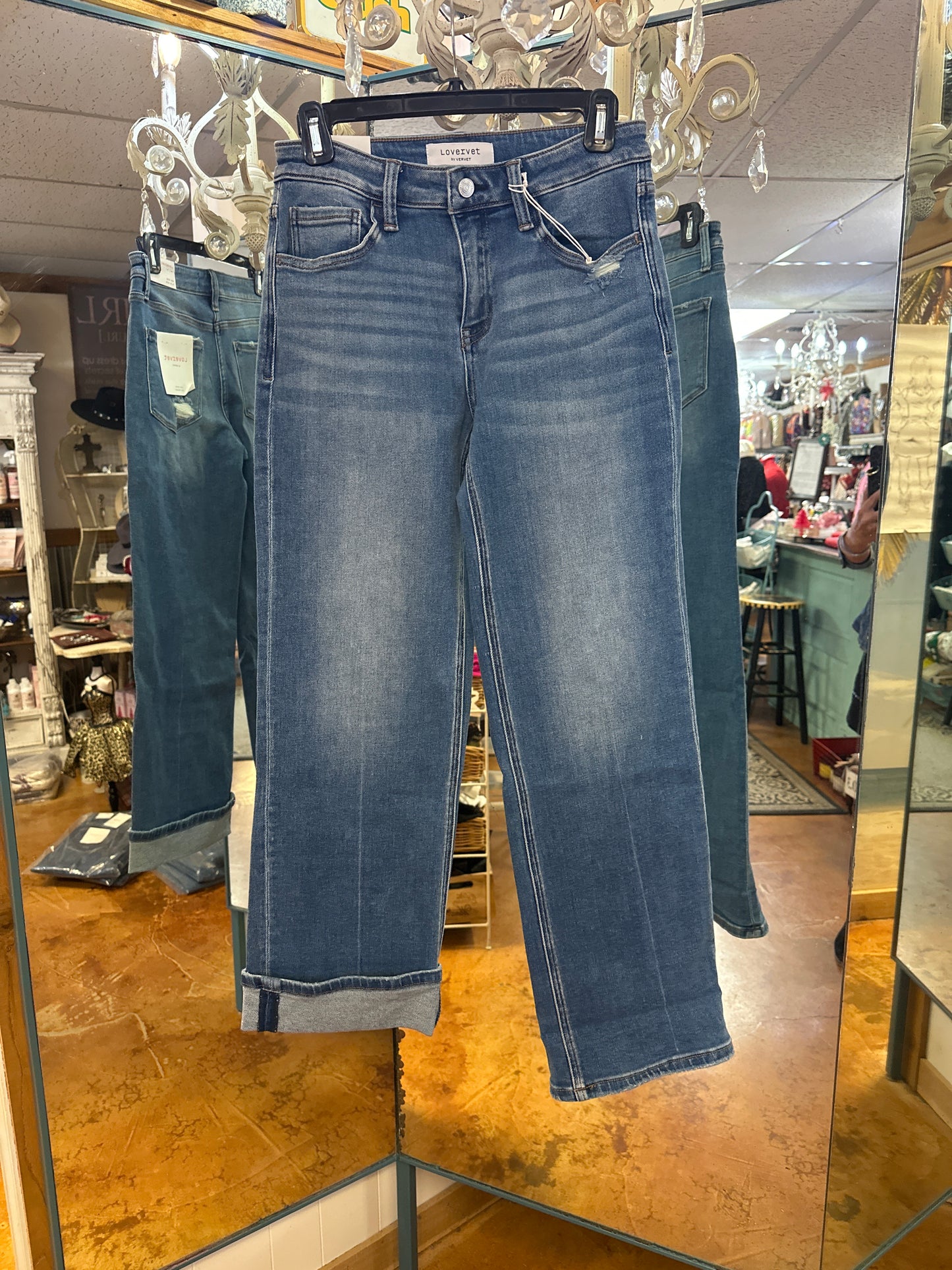 Mid-Rise cuffed Jean