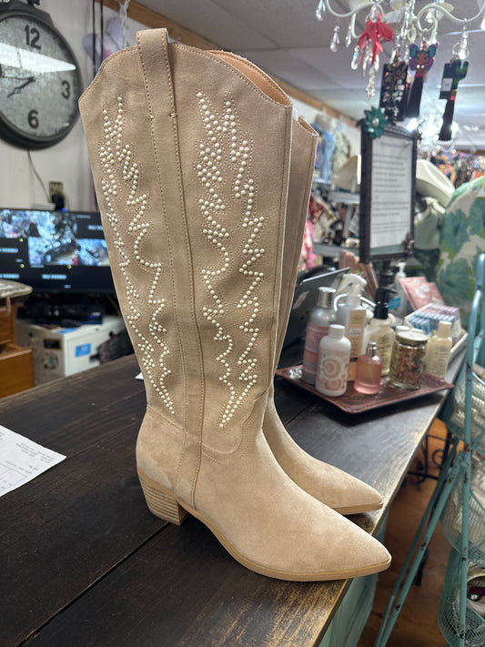 Pearl boots