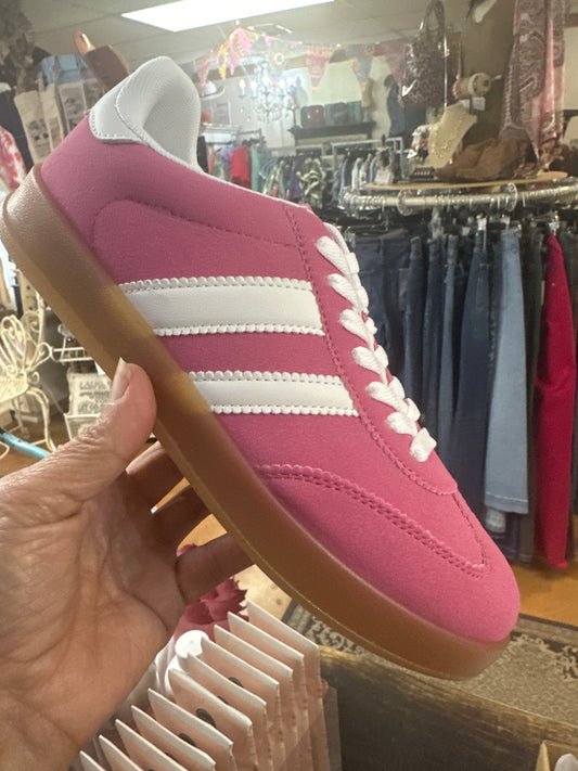 Pink Tennis shoe