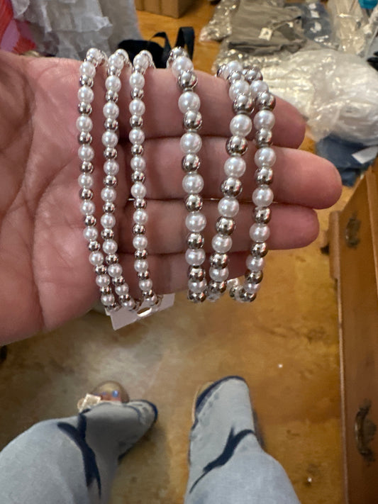 Silver & pearl bracelet