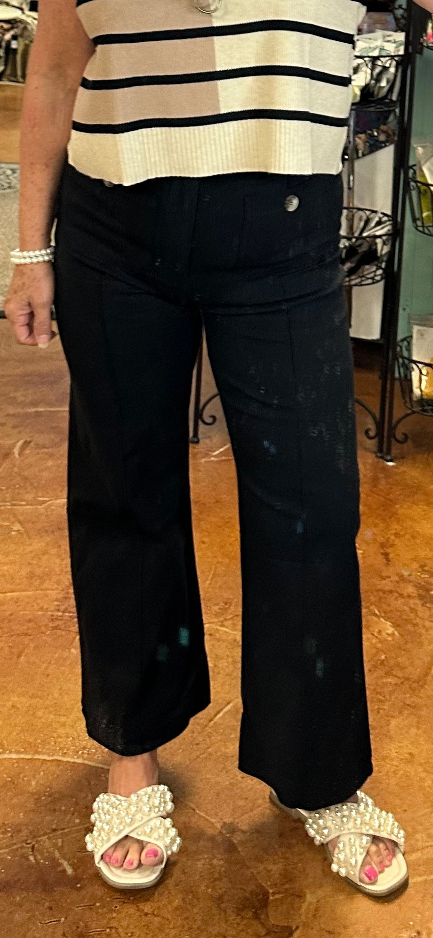 Black cropped pants