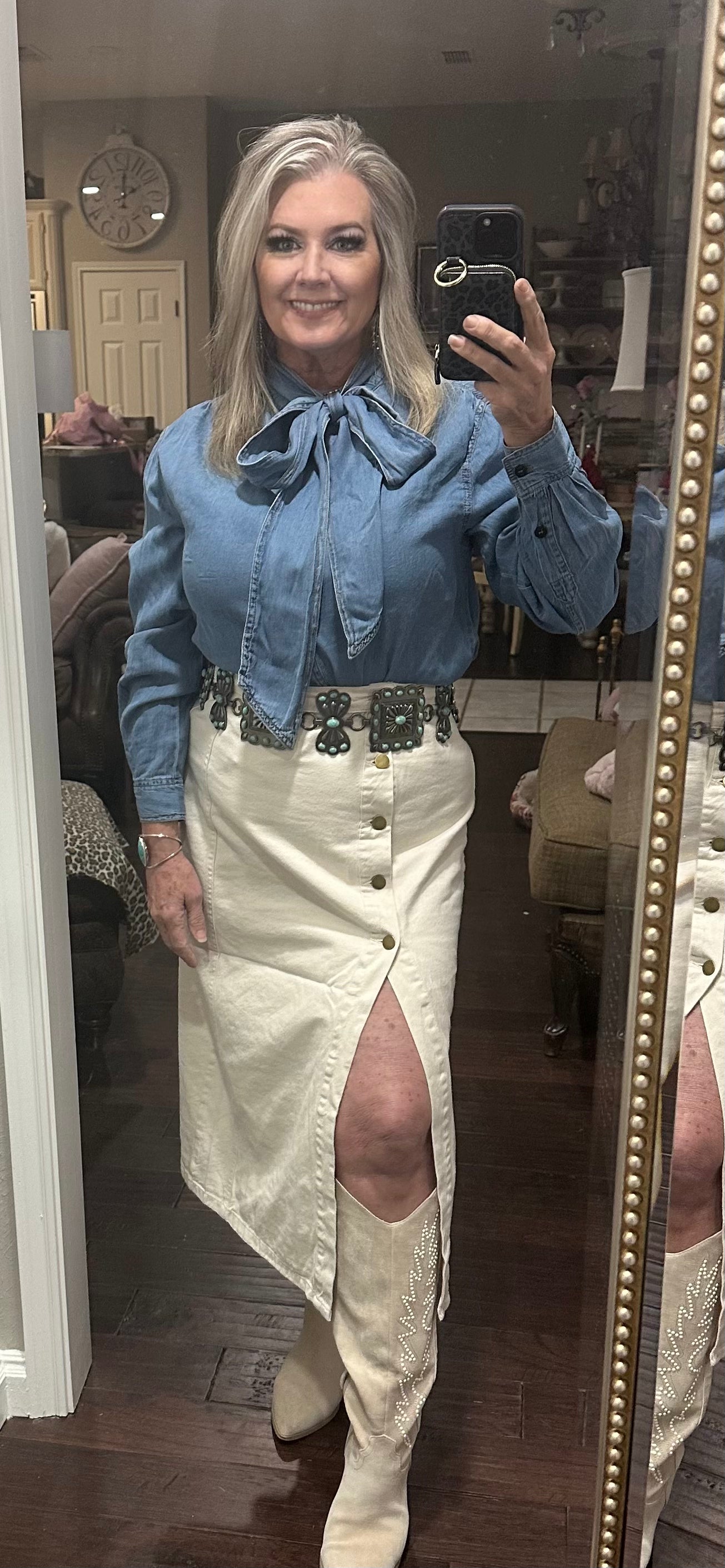 Buckle skirt
