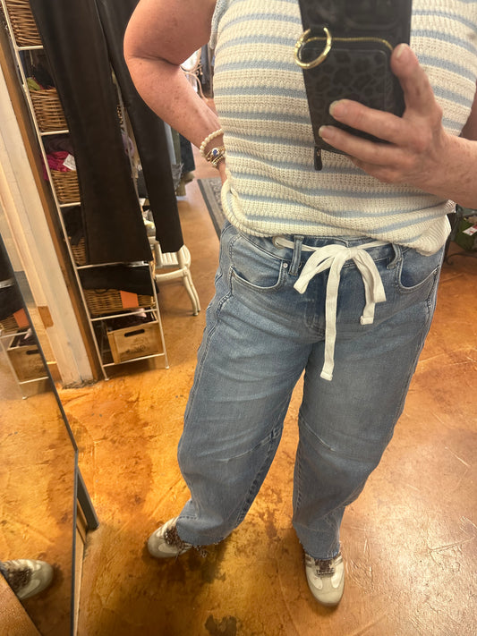 Drawstring barrel jeans