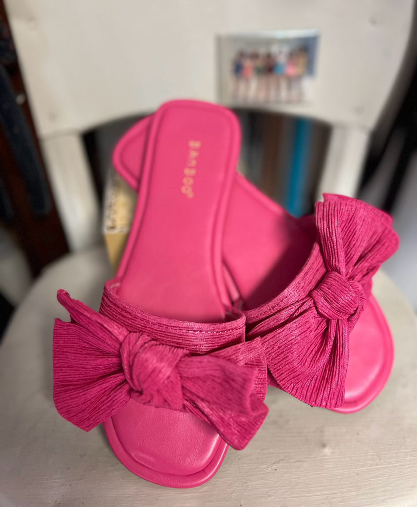 Pink bow sandal